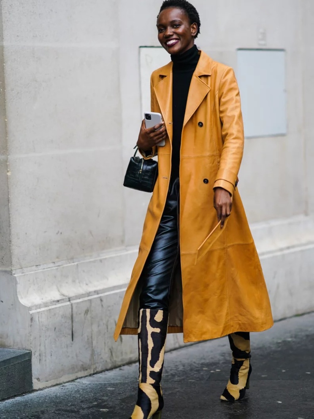 Frame Long Leather Trench in Camel XS - Picture 8 of 10